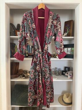 Victoria Secret Vintage AMAZING  Women’s Paisley Satin and Terry Cloth Robe